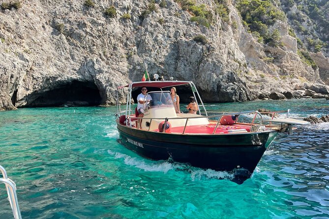 Capri tour with "Gozzo" (3 hours) - The Captain Factor: Local Skippers Make Caves Feel Less Random
