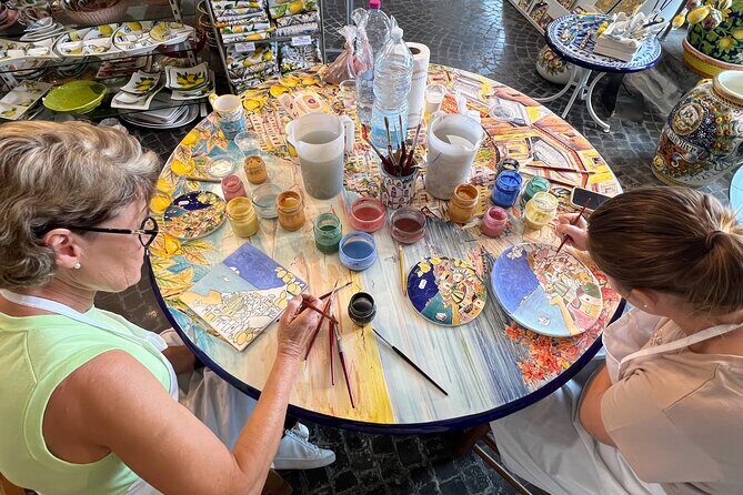 Ceramic Class in Positano 2 hours workshop - Decorating your majolica piece: what you’ll actually do