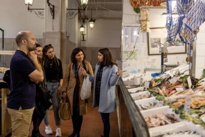 Cesarine: Small Group Market Tour & Cooking Class in Naples - Wine, aperitif, and the meal you actually make
