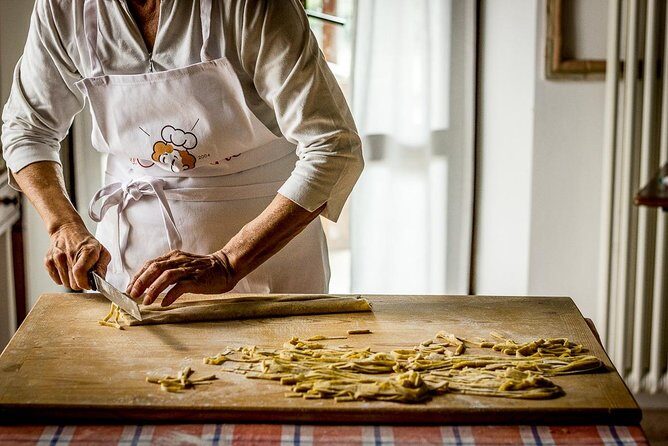 Cesarine: Small group Pasta Class at Local's Home in Sorrento - Local wine pairing at the table: how tasting becomes part of the lesson