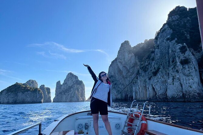 Complete Private Guided Two Hour Tour of the Coast of Capri - Grotta Verde: the green tones make sense when you look right (about 20 minutes)