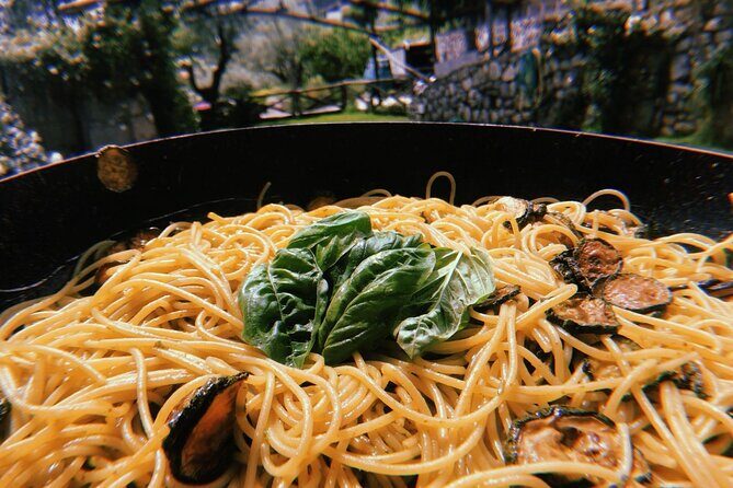 Cook Like a Local: Craft a Neapolitan Feast in Sorrento - Via Pigna meeting point and how the 5-hour schedule really works