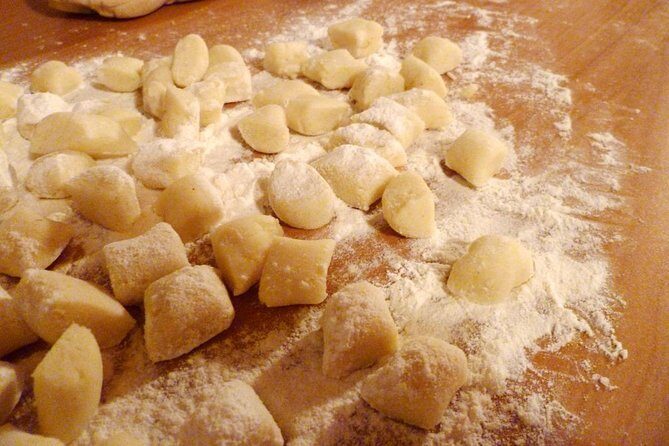 Cooking Class - Dinner time - The Cooking Workshop: Starters, Fresh Pasta or Gnocchi, Dessert