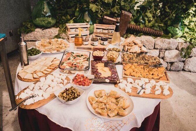 Cortecorbo Irpinia-wines: tour of the vineyards- Cooking class- wine tasting - Lunch tasting in the countryside: the wine lineup and what you’ll eat