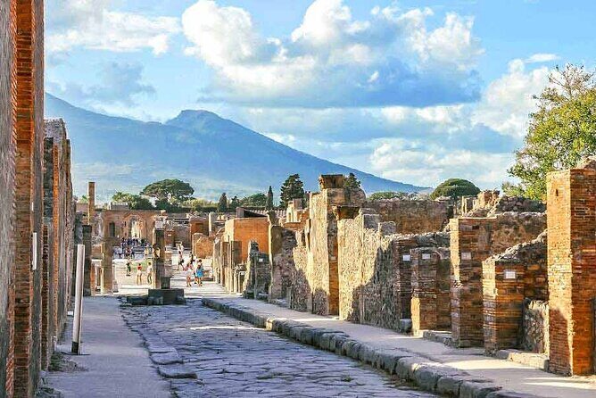 Customizable Private Tour of Herculaneum & Pompeii - Mercedes pickup: where the day starts matters