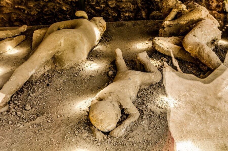 Discover Mt. Vesuvius: Private 3-Hour Tour from Pompeii - Entering the Crater: The Part You’ll Remember