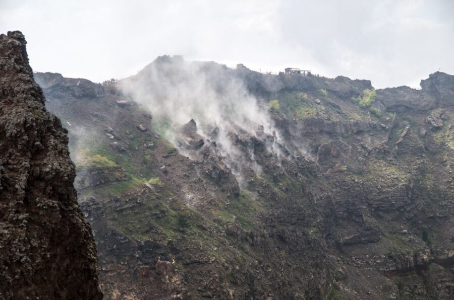 Discover Mt. Vesuvius: Private 3-Hour Tour from Pompeii - How the Meeting Works in Pompeii (And Why It Matters)