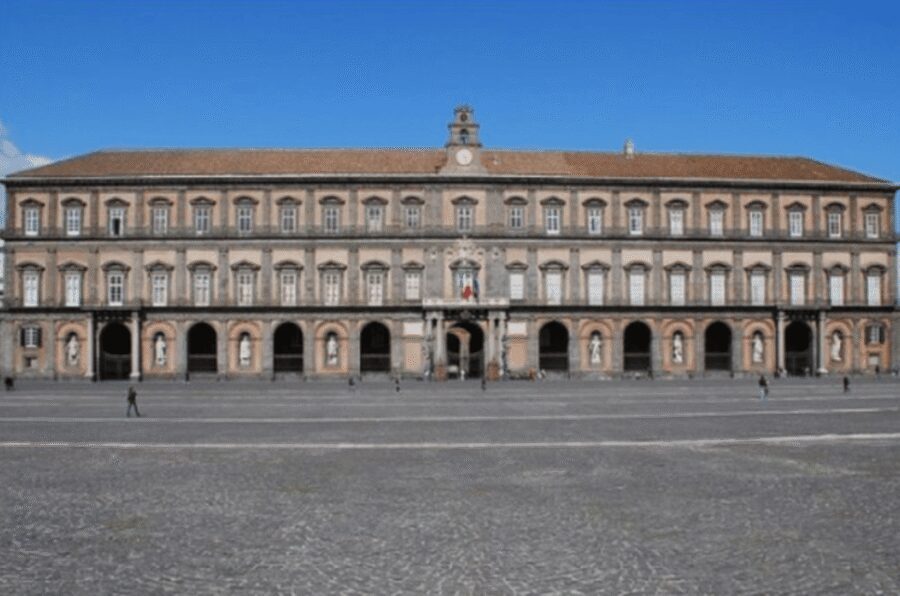 Discover Naples: Guided 3-Hour Walking Tour Through Naples - Markets, shopping time, and how to use free moments well