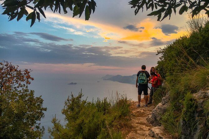Discover "Path of theGods" private hiking tour from Amalfi Positano Sorrento - Photo-perfect cliffs: when the sea view keeps stealing the show