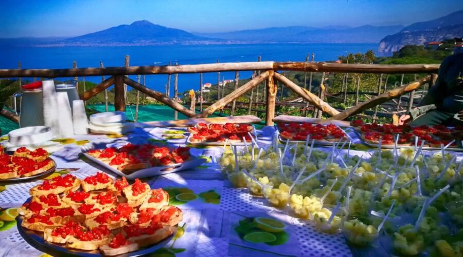 Discover Sorrento with food tasting and walking Tour - Tasso Square: Your 2-Hour Sorrento Shortcut to Food Culture