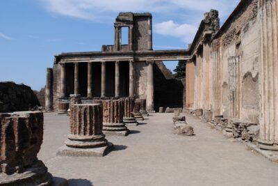 Discovering Pompeii and Herculaneum - VIP Tour with Lunch - Pompeii Archaeological Park: A 2-Hour Guided Walk Through What Survived