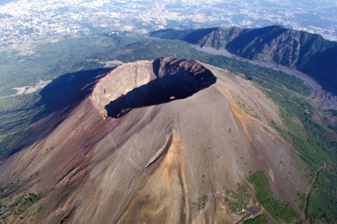 Discovering the Vesuvius - VIP tour / Small group - Pompeii lunch stop: fast, guided, and ticket handled