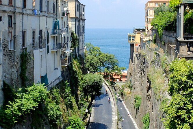 E-Bike tour on the Sorrento Coast - The first stretch: scrub, lemons, olives, and Gulf-of-Naples views