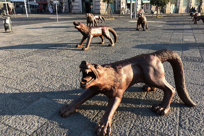 Elena Ferrante Tour (My Brilliant Friend) - Your 9:00 am flow: a 4-hour tour that balances walking and breaks