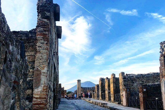 Enjoy Pompeii & Mt. Vesuvius: Semi-Private Tour from Positano - The guides and drivers make a big difference