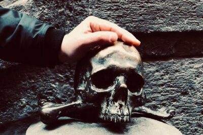 Esoteric Naples: Hidden Spots & Real Mysteries - The legends-and-dark-history angle: why it works here