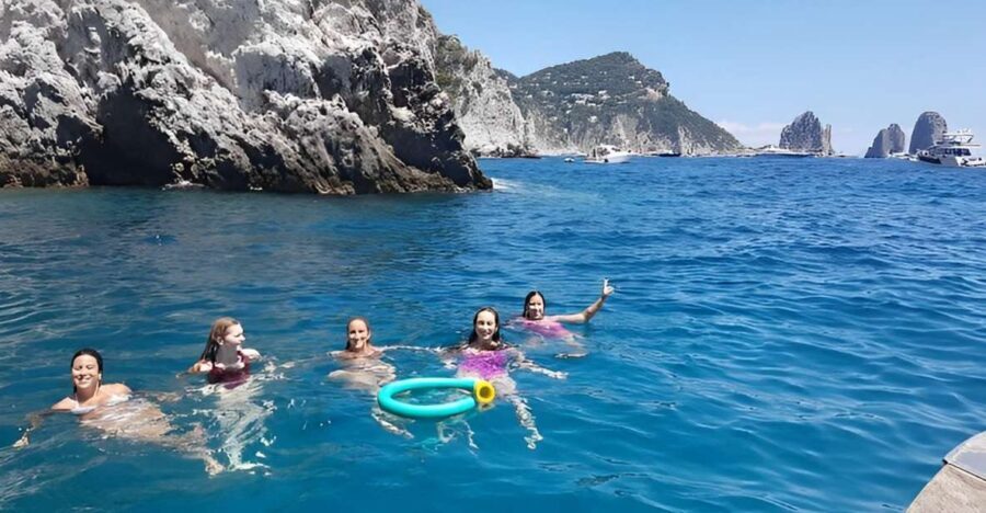 Esperienza Privata a Capri in Barca con Gozzo Classico 3H - Why a 3-Hour Private Capri Gozzo Works