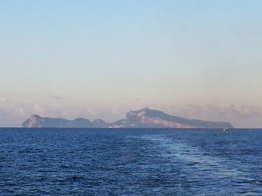 Esperienza Privata a Capri in Barca con Gozzo Classico 3H - Faraglioni and Casa Malaparte: the iconic Capri moments you’ll actually see up close