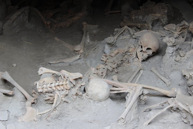 Excavations of Herculaneum. Tour guide and skip-the-line ticket - Herculaneum as the companion to Pompeii (and who should do both)
