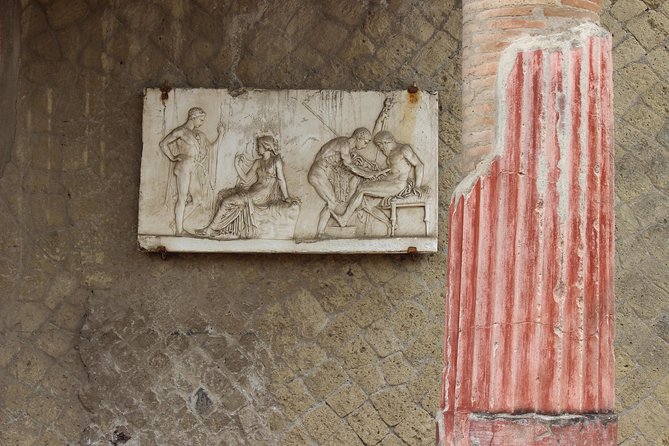 Excavations of Herculaneum. Tour guide and skip-the-line ticket - Time, check-in, and the Corso Resina meeting point