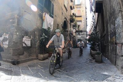 Exciting e-bike(pedal assisted)ride in the heart of Naples - Morning Kick-Off at Lungomare Caracciolo (Seaside Views First)