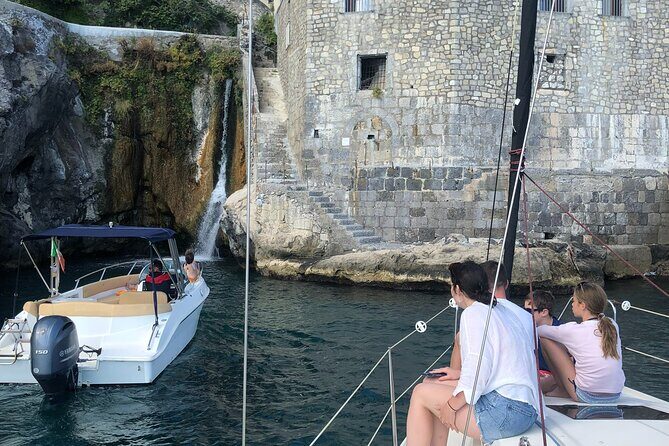 Exclusive Private Sailboat Tour on the Amalfi Coast - Stop 4: Amalfi Spiaggia di Santa Croce and the Arco degli Innamorati Swim
