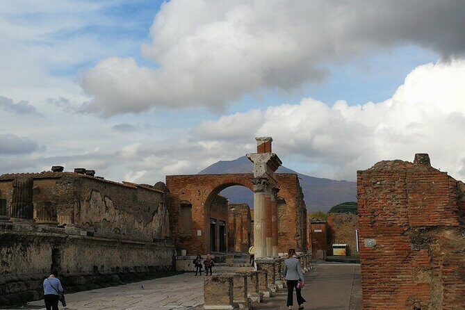 Explore Pompeii: 2-Hour Guided Walking Tour with Included Ticket - Meeting Point and Timing: The Stuff That Can Make or Break Your Morning