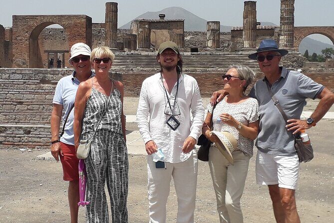Exploring Pompeii - Wealthy Roman homes: frescoes and mosaics you can actually place