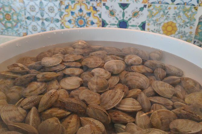 Food Experience with a local in Praiano - Cooking time: you make the pasta and learn the method