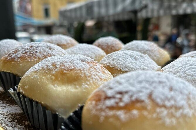 food Tour in the Spanish Quarter of Naples - The dessert finish: how to end without feeling stuffed