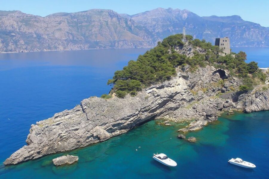 From Amalfi: Amalfi Coast 6-Hour Private Grottoes Boat Trip - How the captain quality changes the whole trip