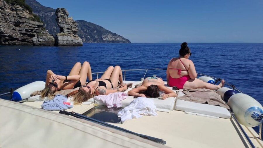 From Amalfi: Amalfi - Positano - Coast boat tour - Li Galli: The Dolphin-Shaped Island Moment