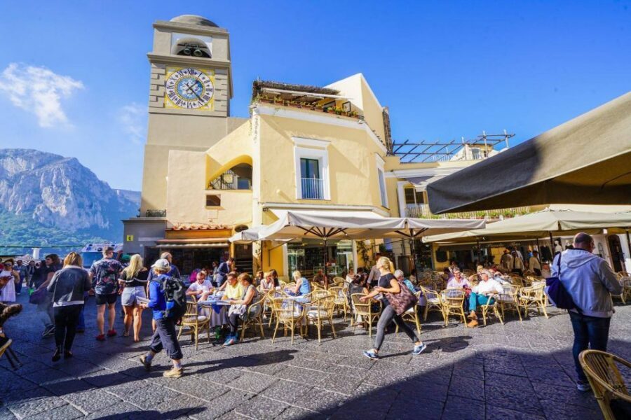 From Amalfi: Li Galli and Capri Islands Boat Tour - Capri on your own for 2 hours 30: how to use your time