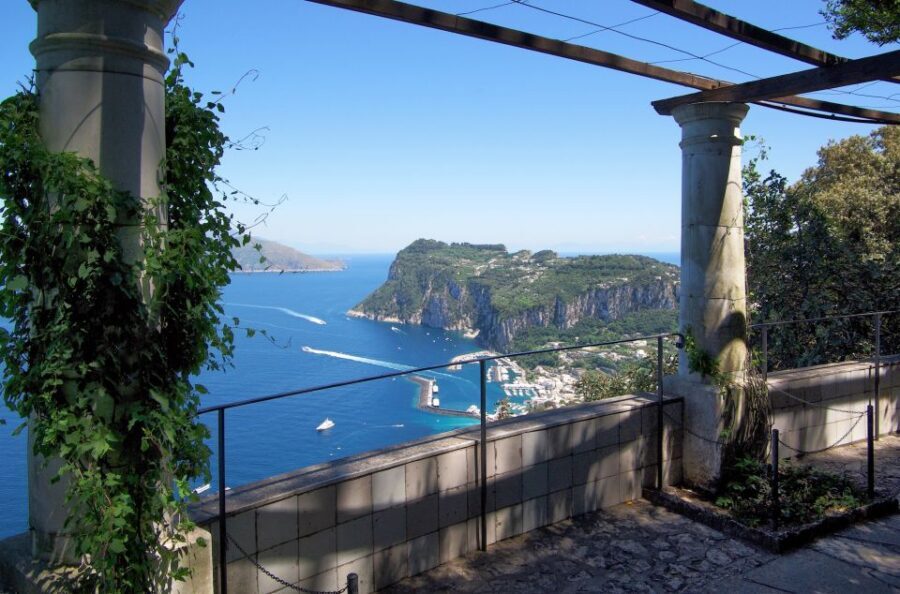 From Amalfi: Li Galli and Capri Islands Boat Tour - What to bring for a smooth day in sun and saltwater