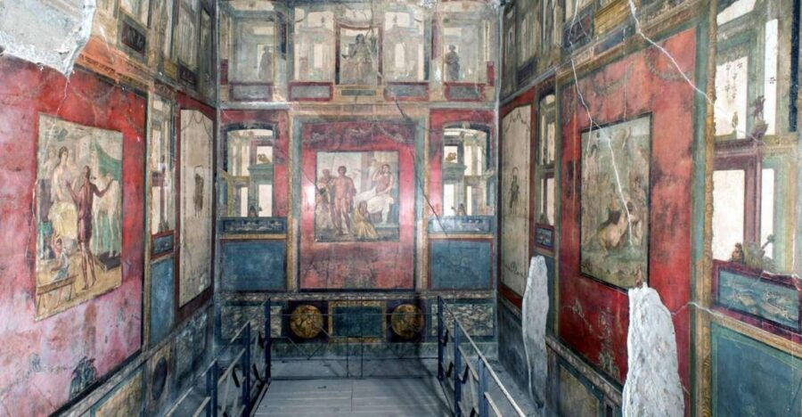 From Naples: Day Trip to Pompeii with skip the line - Shuttle Day From Naples: Simple, Central, and Time-Smart