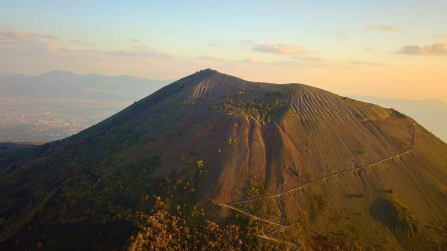 From Naples: Mount Vesuvius Half-Day Tour with Lunch - The 79 AD Eruption Story: What the Guide Turns into Context