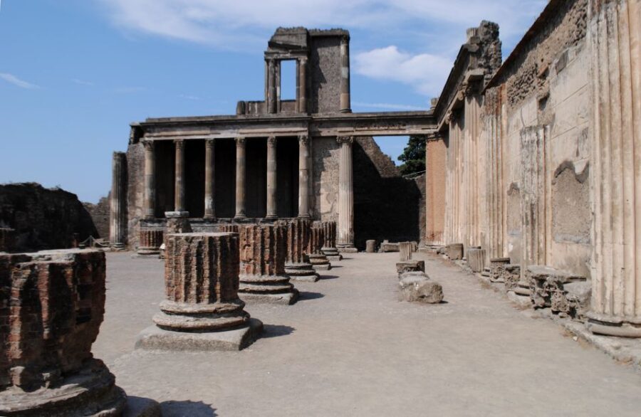 From Naples or Herculaneum: Half-Day Tour in Herculaneum - The Guide Experience: Giuseppe, Francesco, and Language Mix