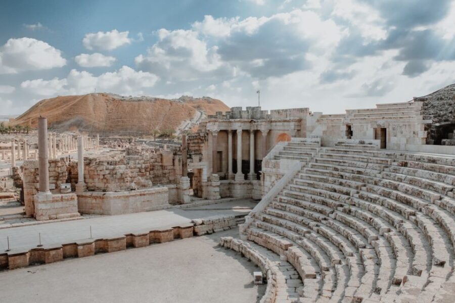 From Naples: Pompeii Ruins VIP Guided Tour - Craft Stop for Cameos and Coral Jewelry (If Time Allows)