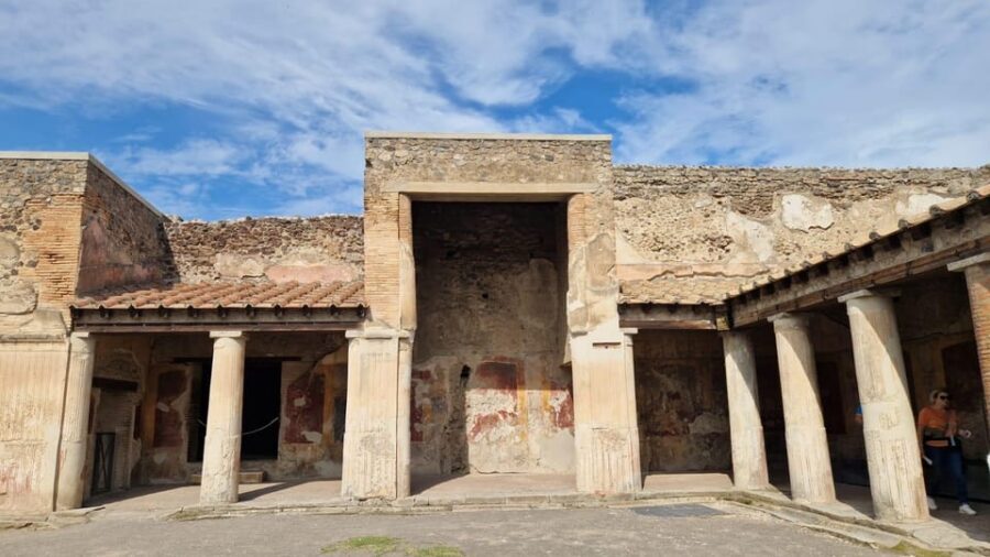 From Naples: Pompeii & Sorrento Shore Excursion with Lunch - What to bring, what to avoid, and who should skip this one