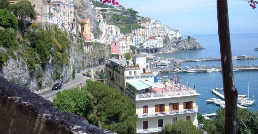 From Naples: Positano, Amalfi & Ravello - Positano: the one-way descent, Piazza dei Mulini, and short beach time