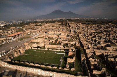 from Naples - Private Tour Pompeii, Vesuvius, and Sorrento - Pompeii with a live guide: seeing the city, not just the stones