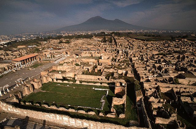 from Naples - Private Tour Pompeii, Vesuvius, and Sorrento - Pompeii with a live guide: seeing the city, not just the stones