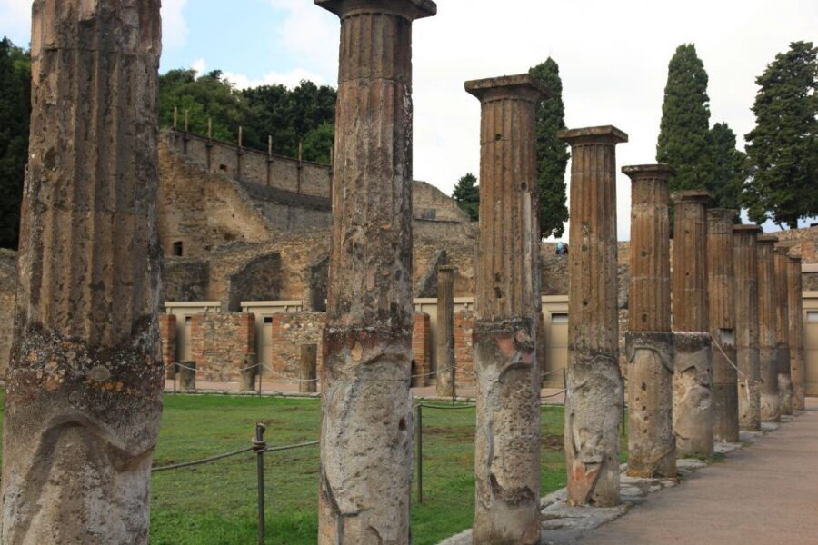From Naples: Private Tour to Pompeii, Sorrento, and Positano - How the day runs: free time at each stop