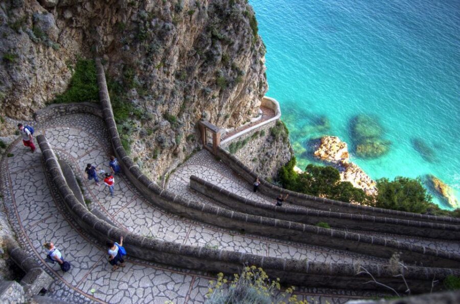From Pompei: Capri shared tour - The sea crossing and the 55-minute rhythm