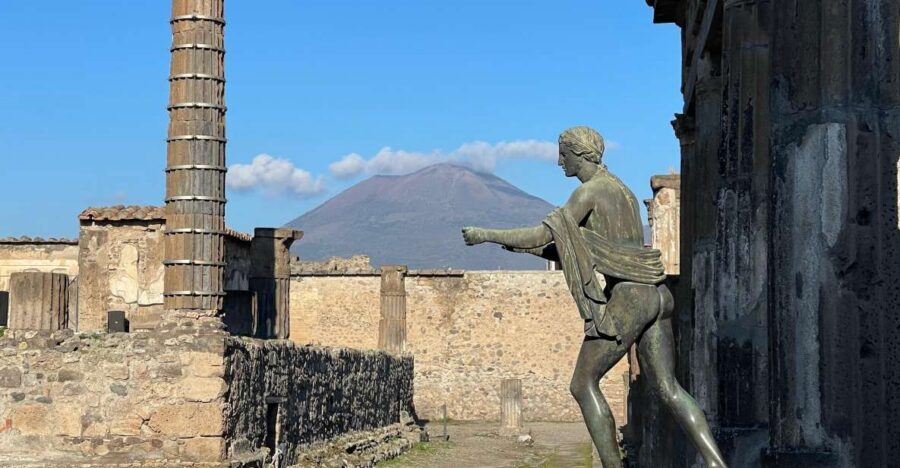 From Positano: Pompeii & Vesuvius tour small group - Entering Pompeii without the waiting: what the skip-the-line really buys