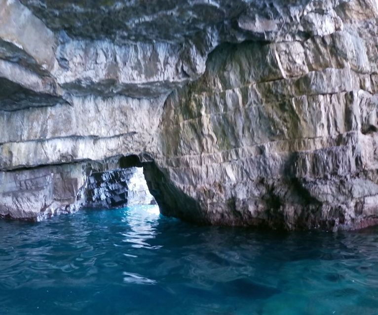 From Positano/Praiano: Amalfi Coast Speedboat Tour - Conca dei Marini and Capo di Conca: A Historic Tower Seen Sea-Side