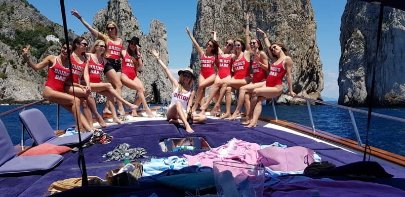 From Sorrento: Capri Small Group Boat Day Tour - 3 hours on Capri town: how to use the time well