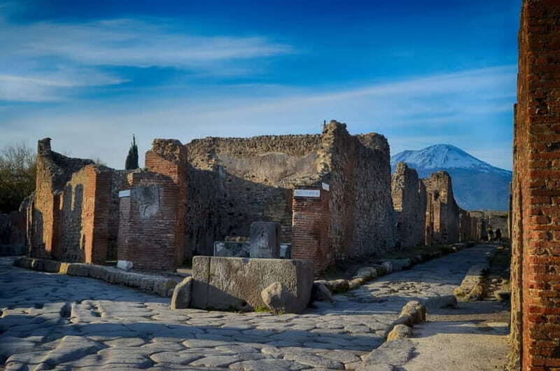 From Sorrento: Pompeii and Mount Vesuvius Trip with Lunch - Pompeii and Vesuvius in One Day: What Makes It Work