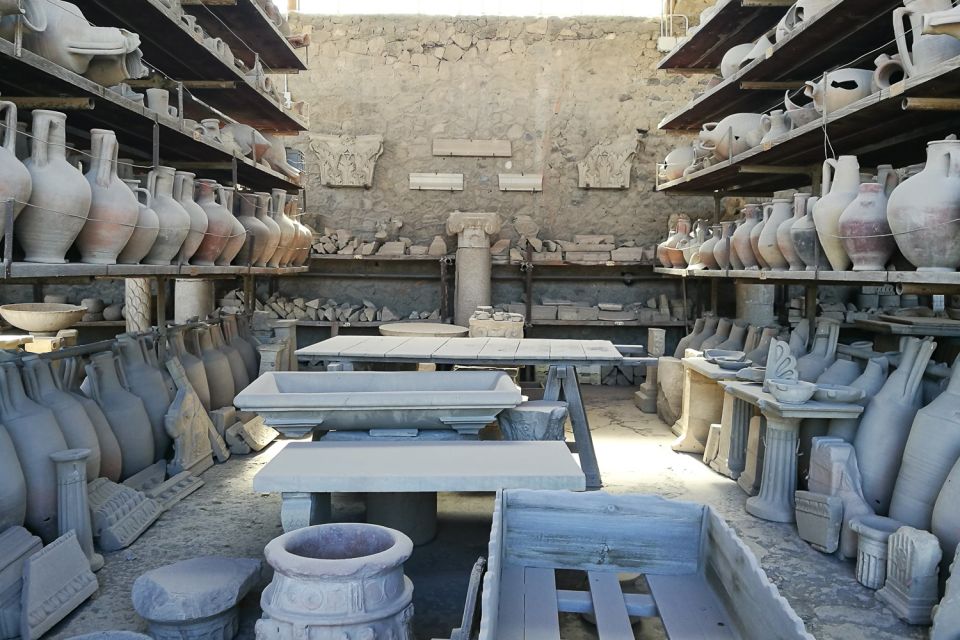 From Sorrento: Pompeii and Vesuvius Tour - Pompeii with an authorized guide: the sights you can actually catch