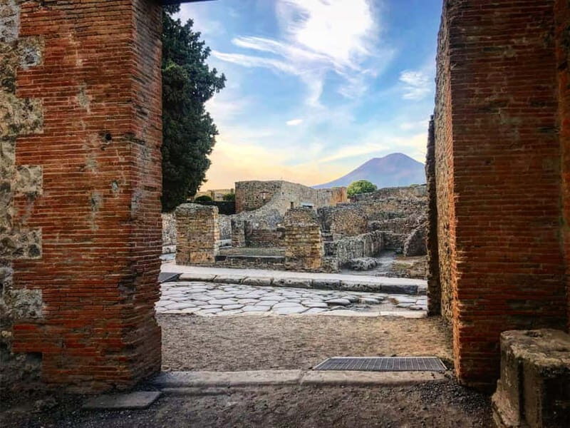 From Sorrento: Pompeii Guided Tour with Skip the Line - Skip-the-line entry: more time in the ruins